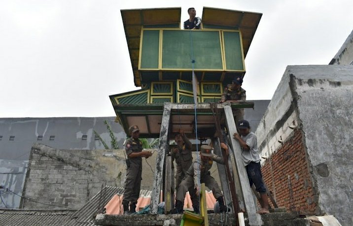 Satpol PP Surabaya menertibkan Bekupon di Petemon/RMOLJatim