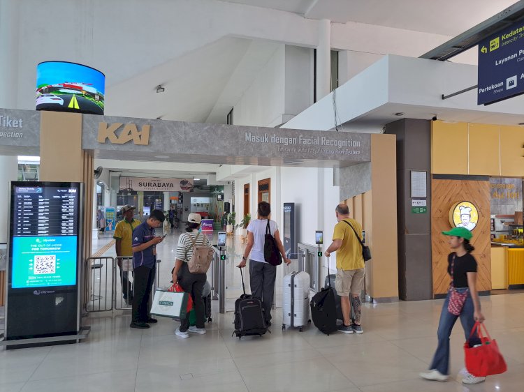 Suasana di Stasiun Gubeng Surabaya/ist