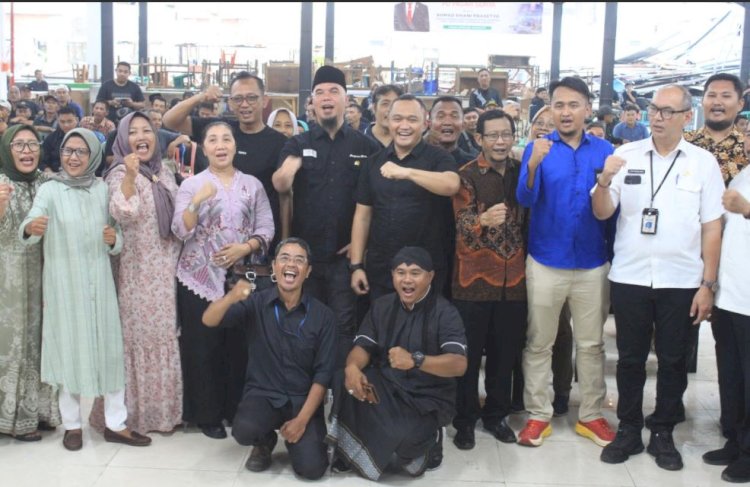 Ahmad Dhani bersama Agus Priyo/RMOLJatim