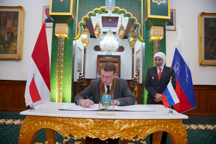 Delegasi Rusia bersama Gubernur Khofifah/ ist