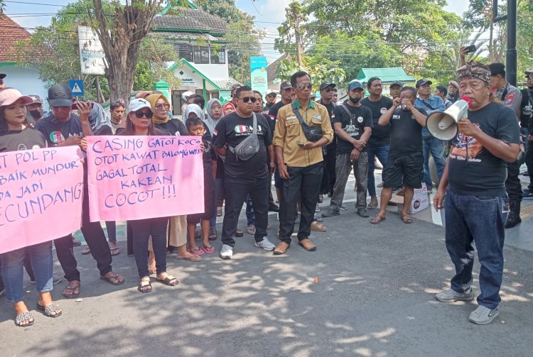 Unjuk rasa PKL depan kantor Pemkab Jombang/RMOLJatim