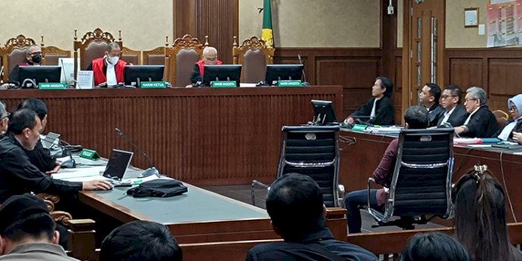 Saksi Donny Tri Istiqomah saat didalami keterangannya oleh Majelis Hakim Pengadilan Tindak Pidana Korupsi (Tipikor) pada Pengadilan Negeri Jakarta Pusat, Kamis malam, 24 April 2025/RMOL