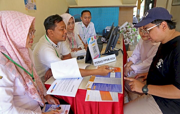 Teks foto: Persiapan SPMB tahun ajaran 2025/2026/RMOLJatim