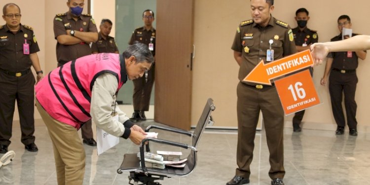 Rekonstruksi kasus dugaan suap putusan lepas (ontslag) perkara korupsi pemberian fasilitas ekspor crude palm oil (CPO)/Ist 