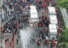 Sebanyak 13 Orang Diamankan Saat Aksi MayDay di Depan Gedung DPR