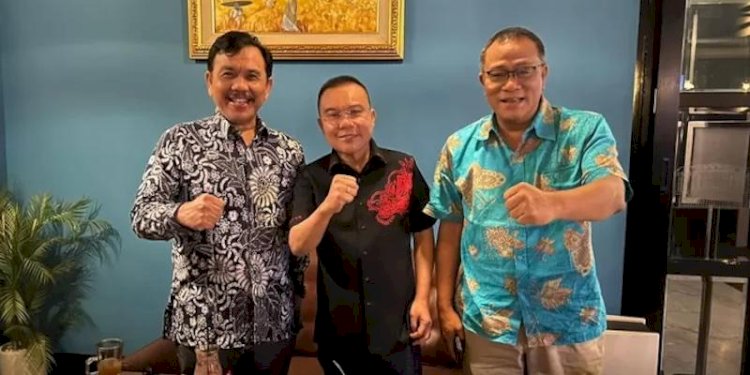 Momen kebersamaan aktivis-intelektual Syahganda Nainggolan, Wakil Ketua DPR Sufmi Dasco Ahmad dan Ketua Umum KSPSI Jumhur Hidayat/Ist