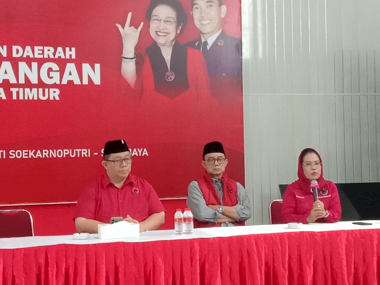 PDIP Jatim saat menggelar konferensi pers 
