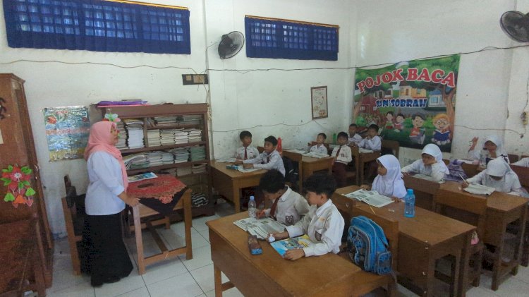 Suasana belajar-mengajar di salah satu SD kabupaten Madiun/ist.