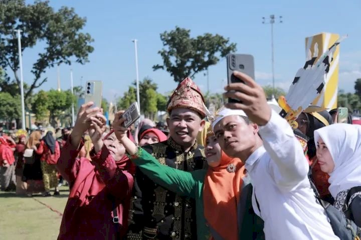 Bupati Jember, Gus Fawait dalam rangkaian peringatan Hardiknas dan Hari Otonomi Daerah ke 29 tahun 2025 di alun-alun Jember/Ist