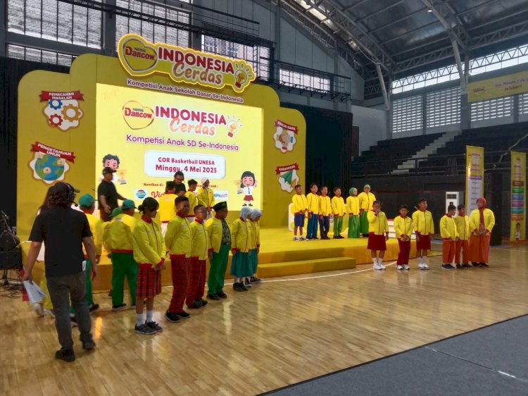 Dancow Indonesia Cerdas digelar di Gor Basketball Unesa Surabaya