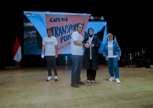 Wali Kota Eri bersama Aida Razalina/RMOLJatim