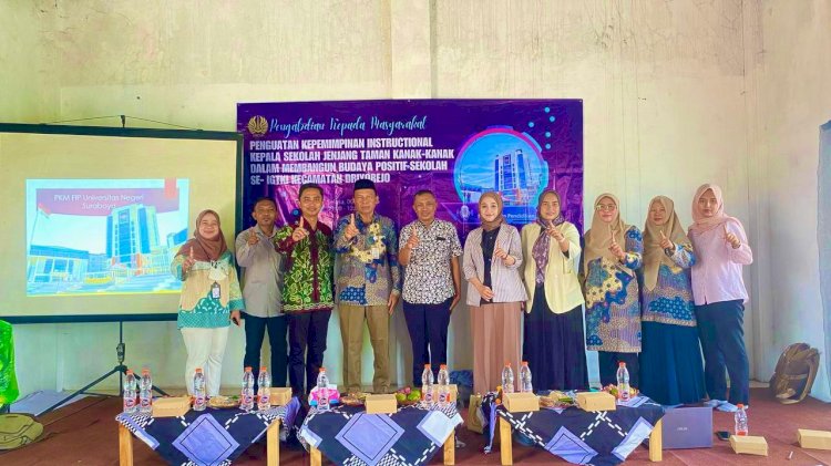Dr. Syunu Trihantoyo, M.Pd. bersama tim dosen Manajemen Pendidikan UNESA/RMOLJatim