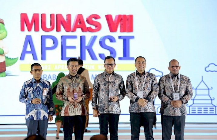 Bima Arya Sugiarto diantara Emil Elestianto Dardak dan Eri Cahyadi/RMOLJatim