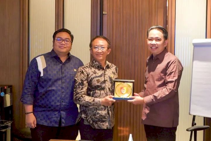 Gus Fawait saat melakukan kunjungan kerja ke kantor PLN  pusat di Jakarta/Ist