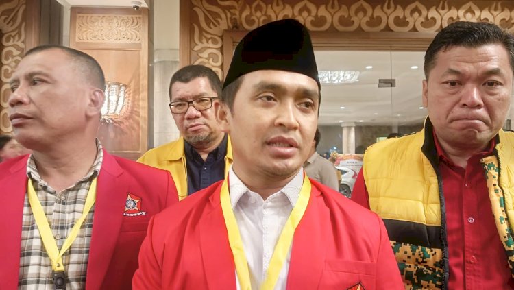 Ketua SOKSI Jatim Adi Wibowo didampingi sekretaris Sumardi saat Musda DPD Golkar Jatim/ist