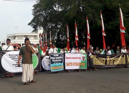Gus Faiz saat menggelar aksi/RMOLJatim