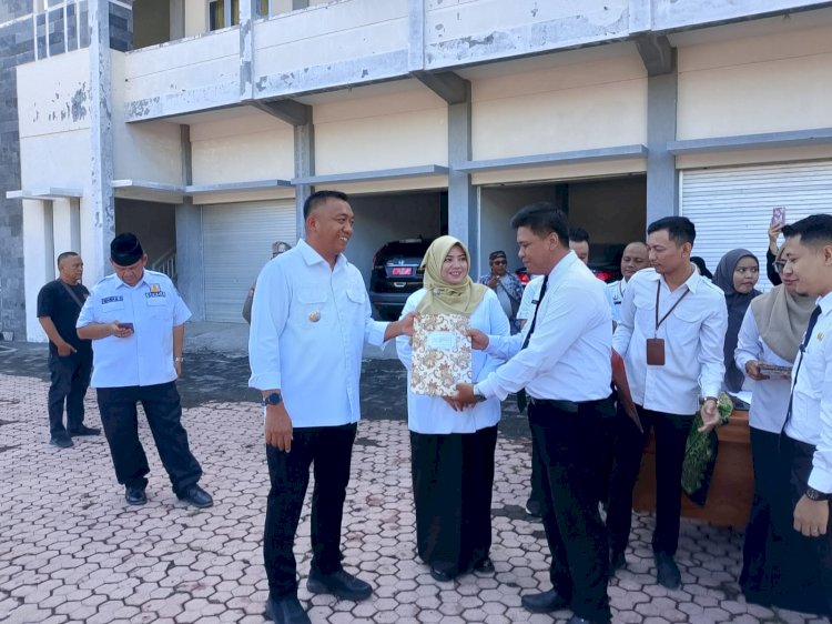 Bupati Situbondo menerima tamu CPNS