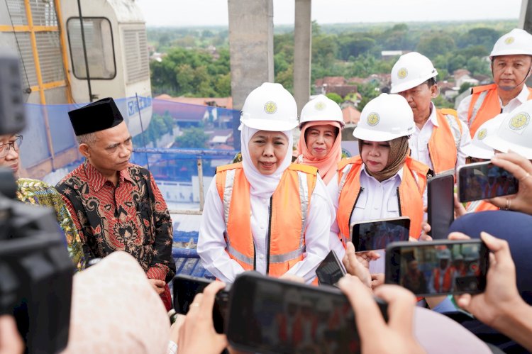 Khofifah usai peletakan mortar konstruksi Pembangunan Gedung Gus Dur RSU Muslimat NU di Ponorogo/Ist