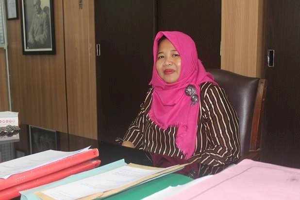 Guru Besar Fakultas Hukum Universitas Airlangga  Prof. Dr. Sri Winarsi, S.H., M.H.,