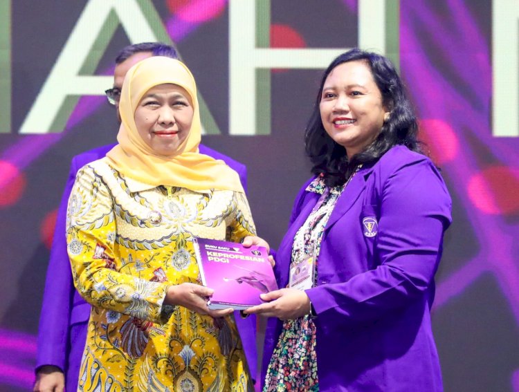 Gubernur Jawa Timur Khofifah Indar Parawansa dalam Kongres Nasional Persatuan Dokter Gigi Indonesia (PDGI) XXVIII Tahun 2025 di Grand City Surabaya, Kamis 15 Mei 2025/Ist