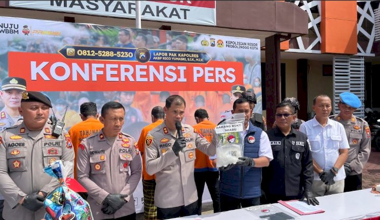Kapolres Probolinggo Kota Bersama Jajaran Saat Merilis Hasil Ungkap Sabu