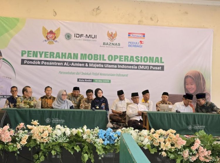 Indomaret, Baznas dan IDF saat penyaluran sedekah peduli kemanusiaan  