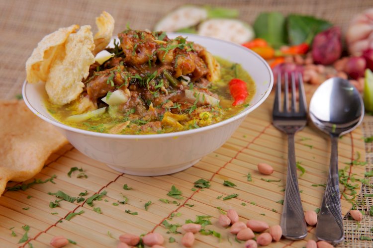 Caption: Kuliner berkuah yang menyajikan sensasi di lidah, inilah Rujak Soto/Dok Humas Pemkab Bwi