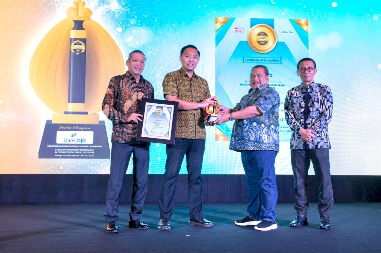 Foto : bank bjb Raih 2 Penghargaan The Asian Post  The Best Regional Champion 2025
