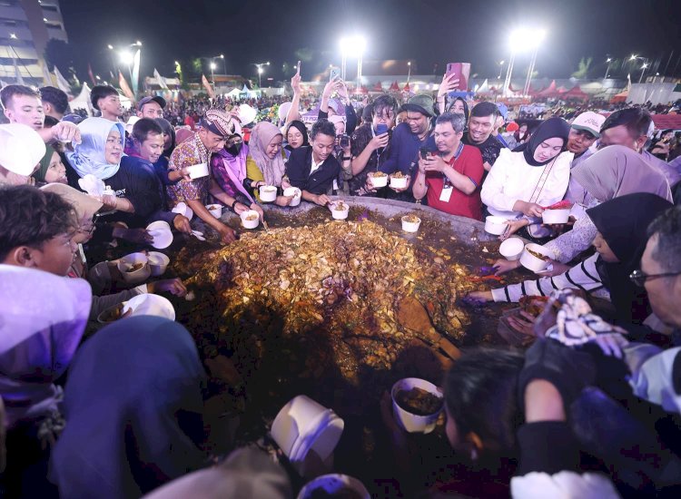 Festival rujak uleg di THR