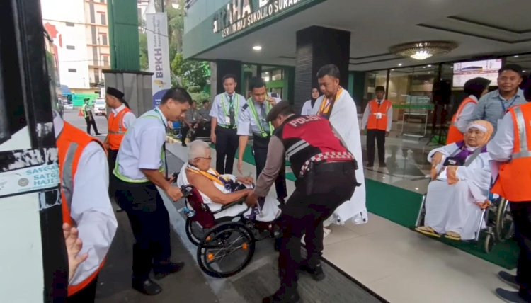 jemaah haji embarkasi Surabaya/ ist