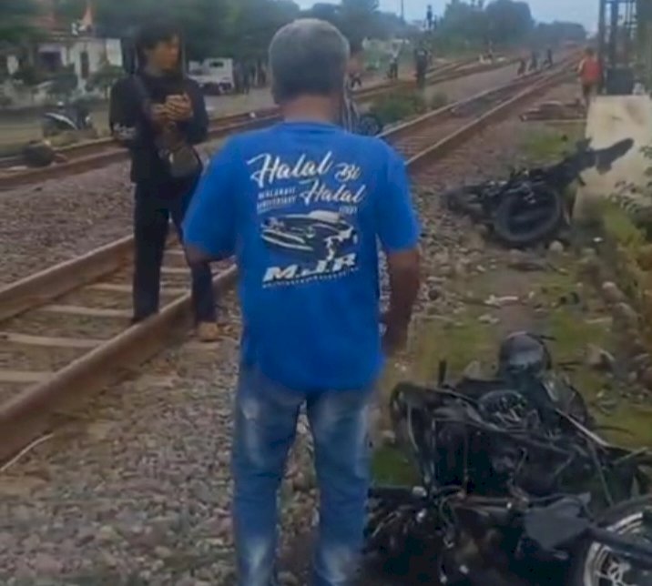 SC Motor yang tertemper KA Malioboro Ekspres di Magetan/ist.