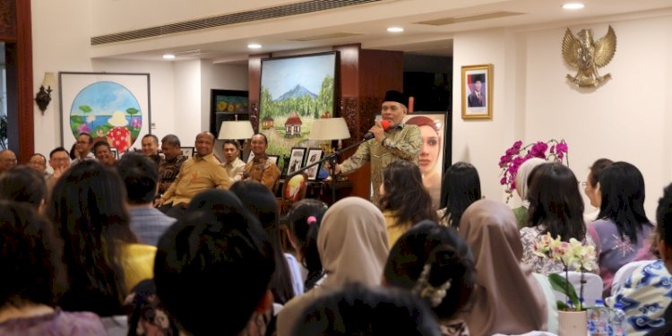 Duta Besar Djauhari Oratmangun dalam soft launching film Assalamualaikum Beijing 2: Lost in Ningxia, di Wisma Duta Besar RI, Beijing, China/KBRI Beijing
