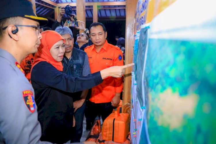 Gubernur Jawa Timur Khofifah Indar Parawansa kunjungi korban bencana tanah longsor di Dusun Kebonagung, Desa Depok, Kecamatan Bendungan, Kabupaten Trenggalek/Ist