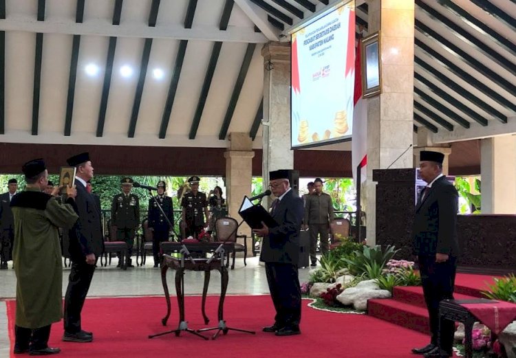  Bupati Malang, H.M. Sanusi saat melantik Penjabat (Pj) Sekda Nurcahyo/RMOLJatim